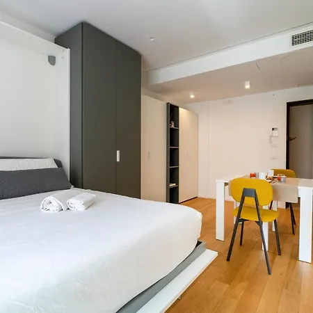 Twelve12 - Universita & Stazione Aparment Bari Exterior foto