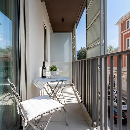 Twelve12 - Universita & Stazione Aparment Bari Exterior foto